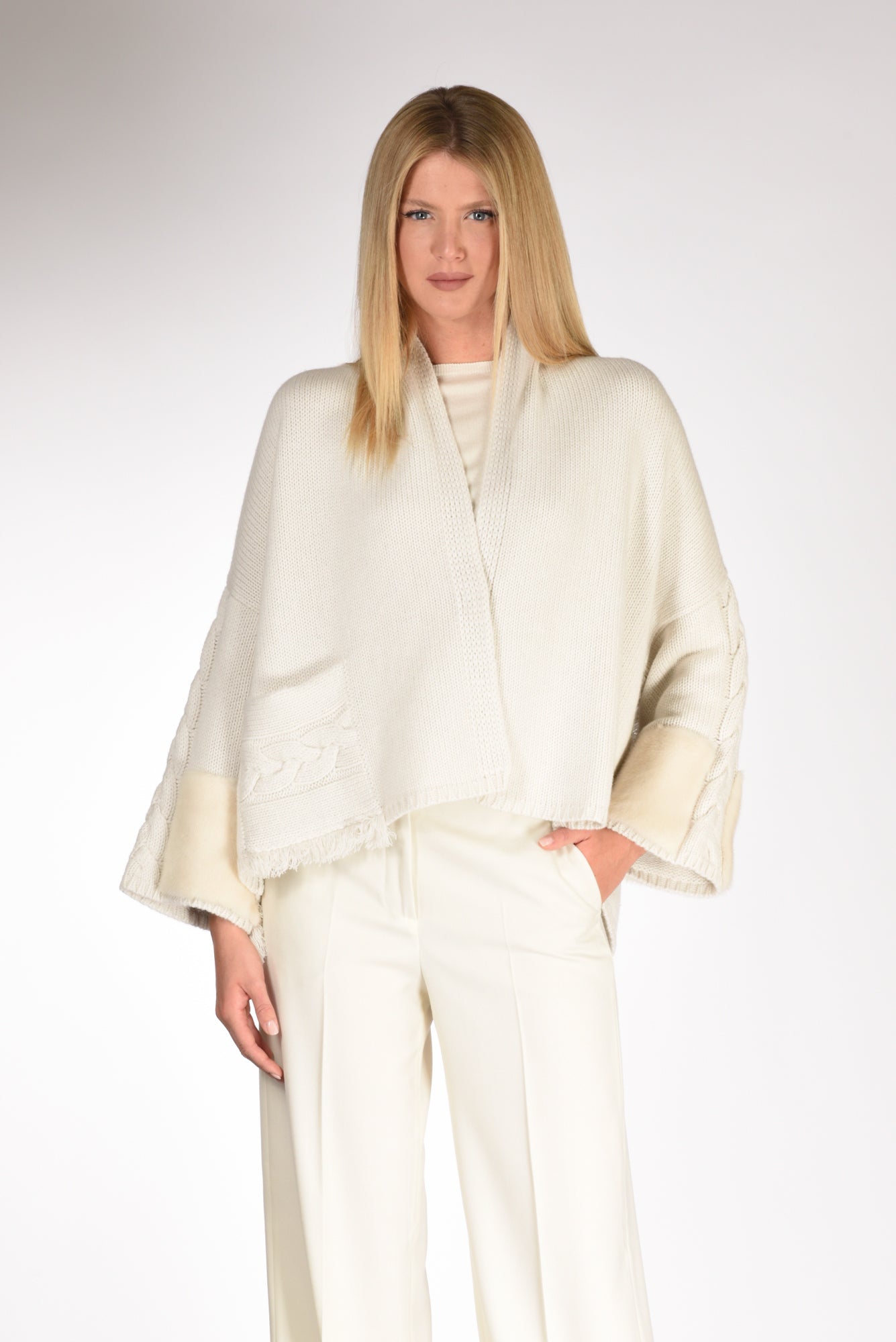 Ella Lago Di Como Poncho Treccia Bianco Latte Donna